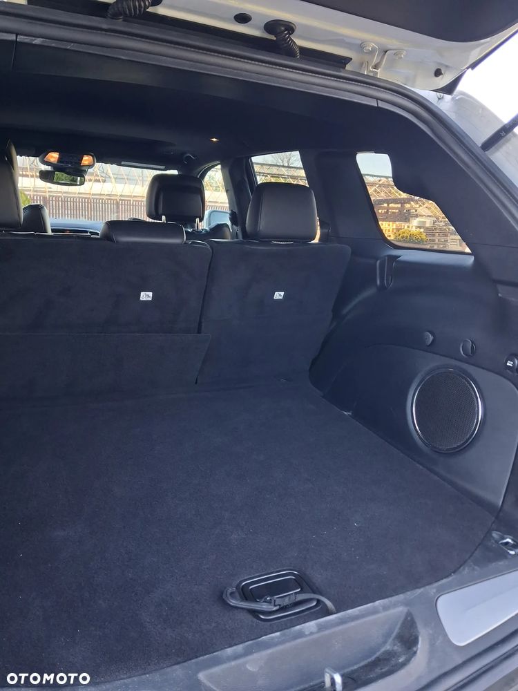 Jeep Grand Cherokee - 11