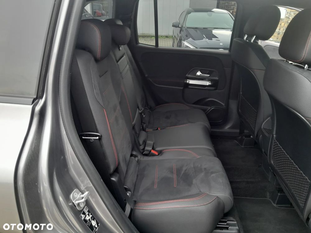 Mercedes-Benz GLB 200 AMG Line 7G-DCT - 17