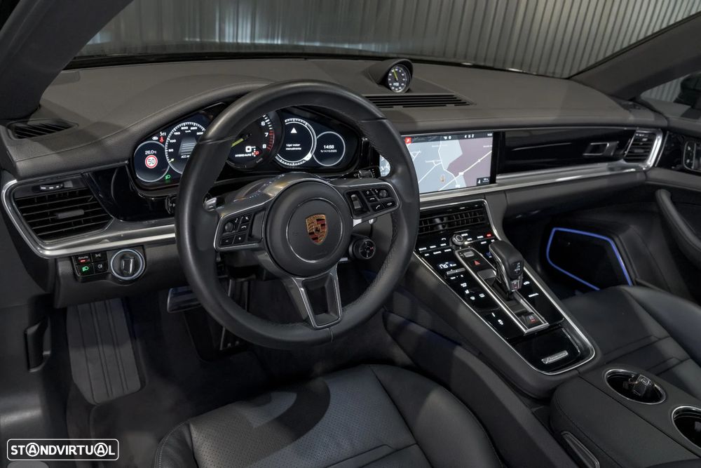 Porsche Panamera 4 E-Hybrid Platinum Edition - 24