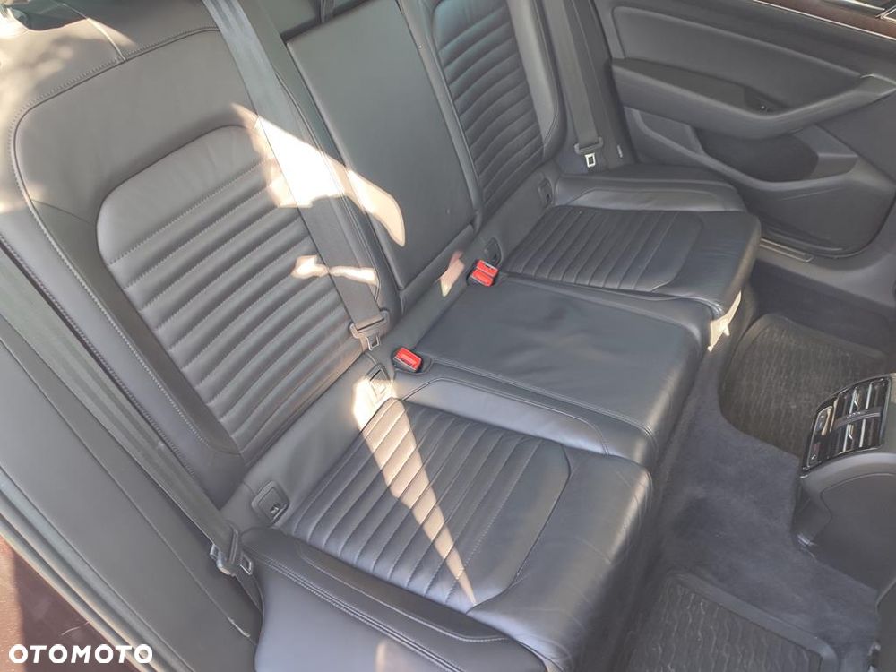 Volkswagen Passat 2.0 TDI SCR 4Motion DDG Highline - 11