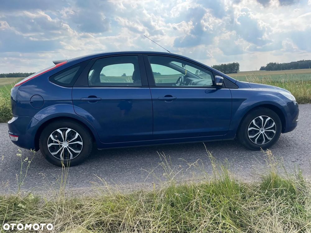 Ford Focus 1.6 16V Fun X - 9