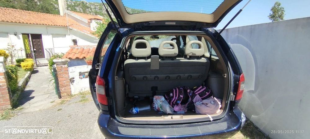 Chrysler Voyager 2.5 CRD LX - 25