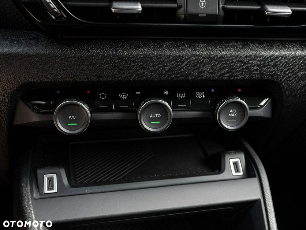 Citroën C4 EV136 50kWh Shine - 17