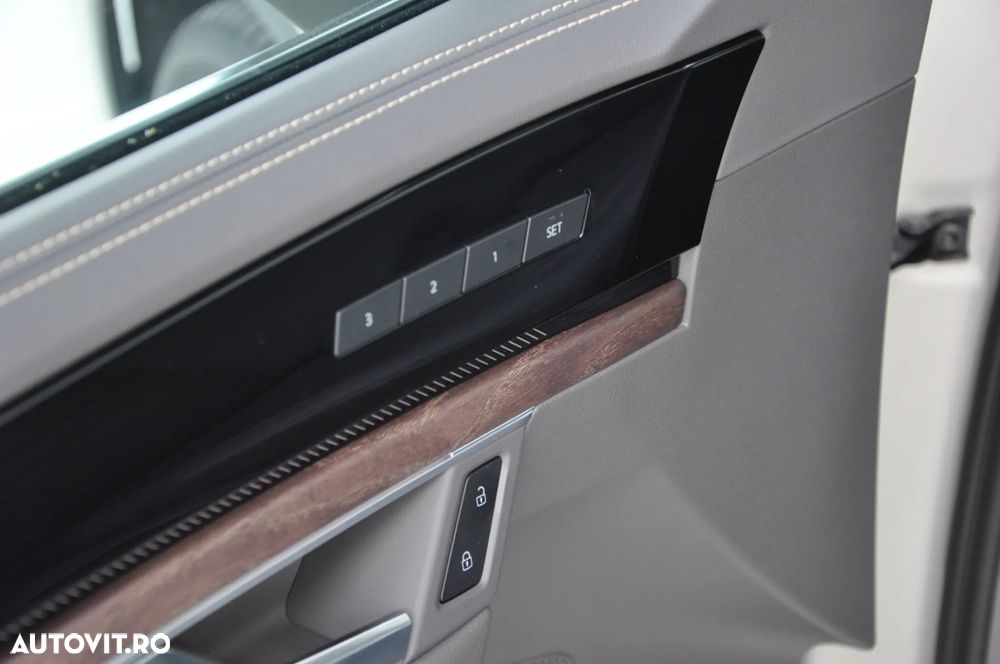 Volkswagen Touareg V6 TDI 4MOTION Elegance - 11