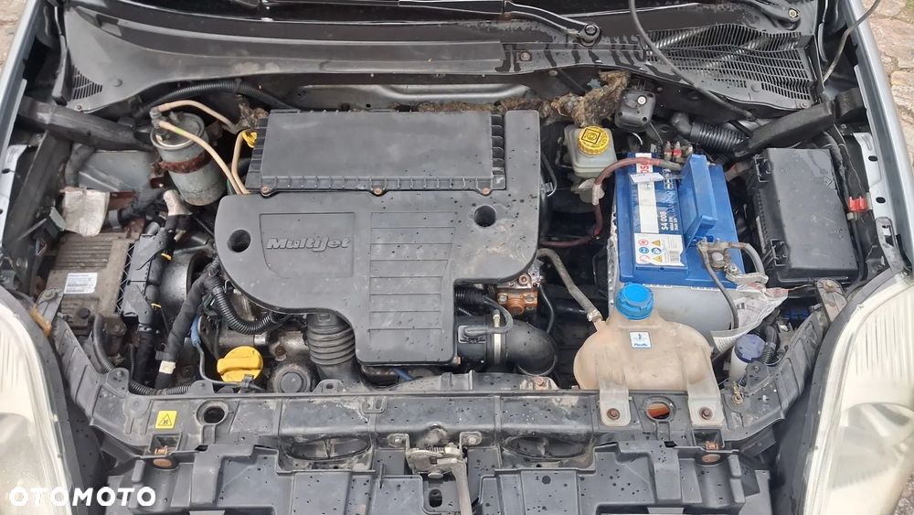 Na części Fiat Grande Punto (199) silnik 1.3 MJTD 16V 90 KM 199A3000 MultiJet lakier 595/A skrzynia maska drzwi klapa szyba fotel kanapa lusterko lampa deska GWARANCJA !!! Przód Tył Zestaw Komplet Drzwi Klapa Zderzak Błotnik Maska Grill Atrapa Szyba Pas Lampa Lusterko Boczki Fotel Kanapa Kokpit Deska Rozdzielcza Przełącznik Włącznik Sterownik Przewody Wiązka Instalacja Moduł Komputer Czujnik Listwa Pompa Alternator Wtryski Głowica Rozrusznik Kompresor Sprzęgło Dwumas Silnik  Skrzynia ABS Klimatyzacji Paliwa Wspomagania Kolektor Turbina Przepustnica Zawór Chłodnica Koło Hak Belka Sanki Zawieszenie Mcpherson Półoś Amortyzator Wydech Tłumik Zacisk Most - 9
