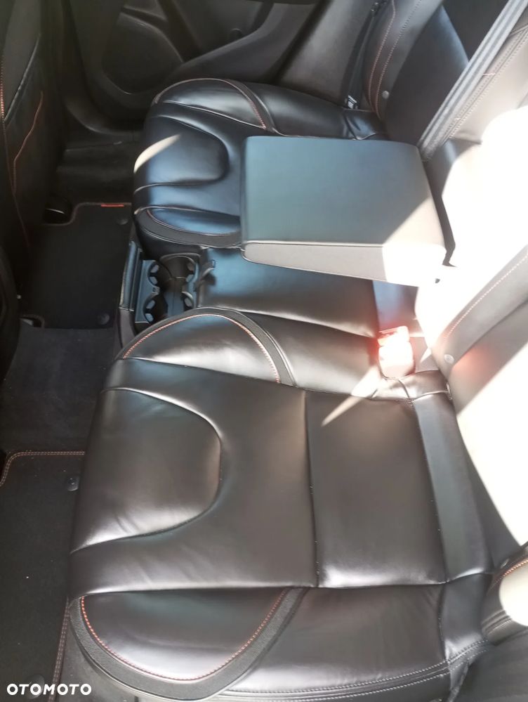 Volvo V40 Cross Country D3 Geartronic Ocean Race - 24