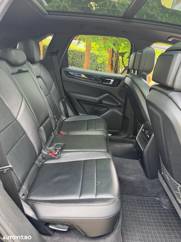 Porsche Cayenne Tiptronic S - 15