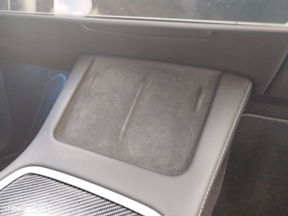 Tesla Model Y Tração Traseira Standard - 31
