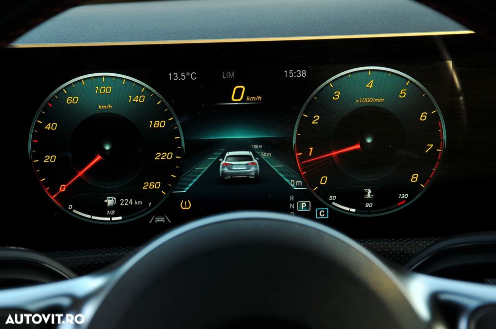 Mercedes-Benz CLA 180 Shooting Brake 7G-DCT AMG Line - 29