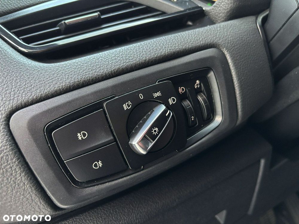 BMW Seria 2 218i Advantage - 28