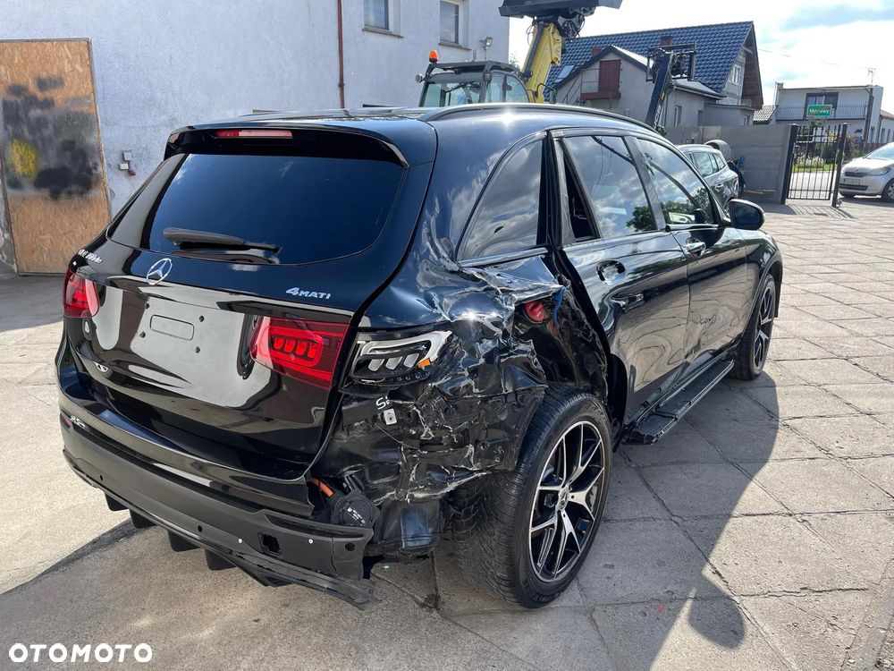 Mercedes-Benz GLC 300 de 4Matic 9G-TRONIC AMG Line - 36