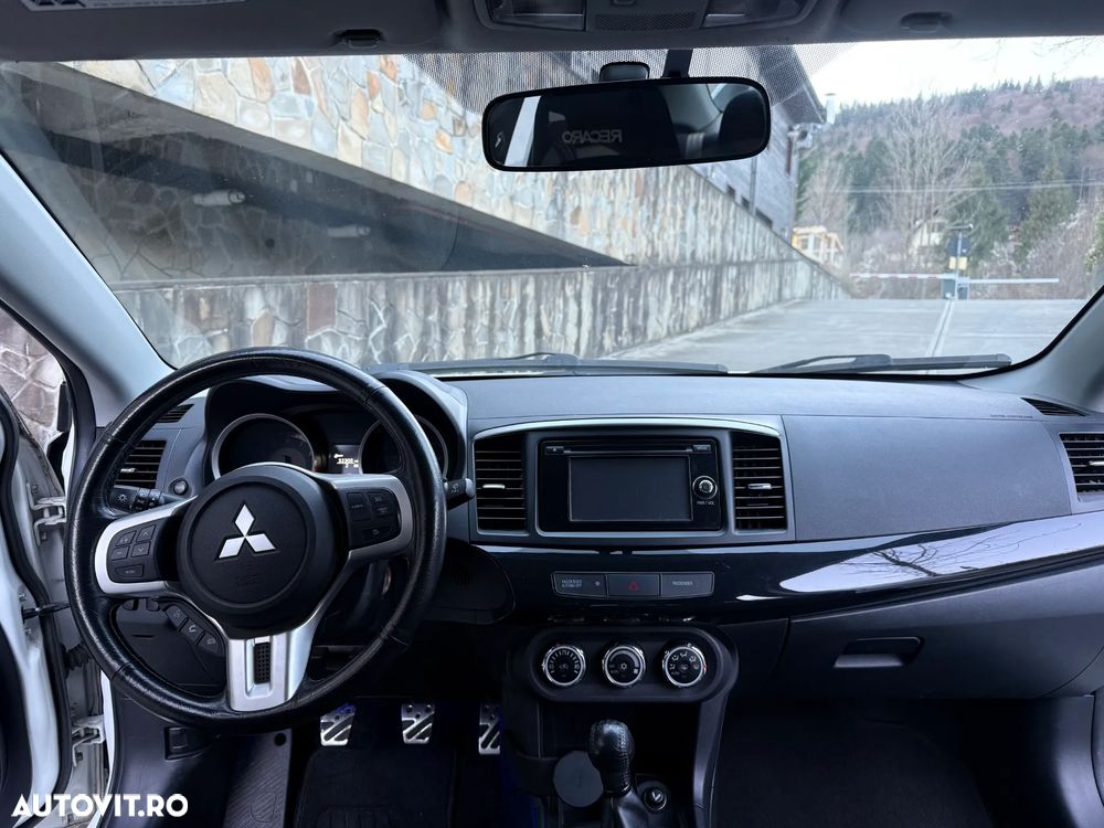 Mitsubishi Lancer Evolution - 10