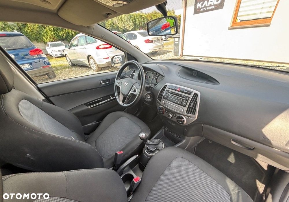 Hyundai i20 - 17
