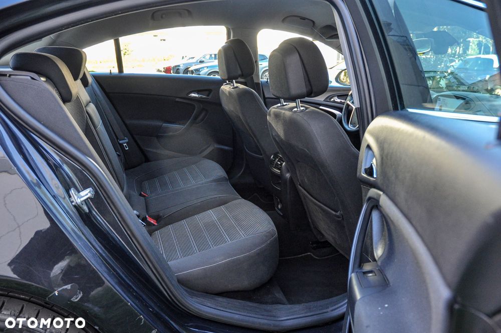 Opel Insignia - 11