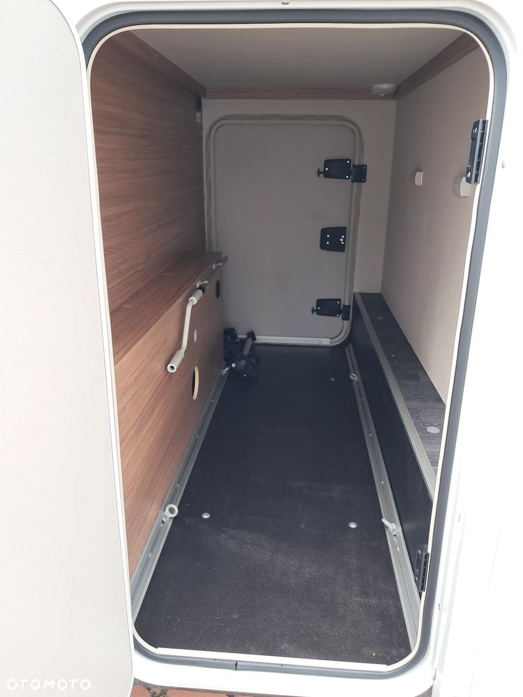 Weinsberg X-Cursion 500 MQ 2 osobne łóżka  4 osoby Wersja Zimowa  FV23% - 18