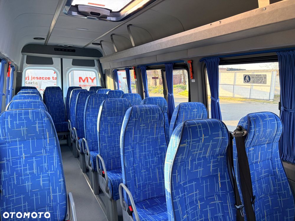 Mercedes-Benz 513 - 16