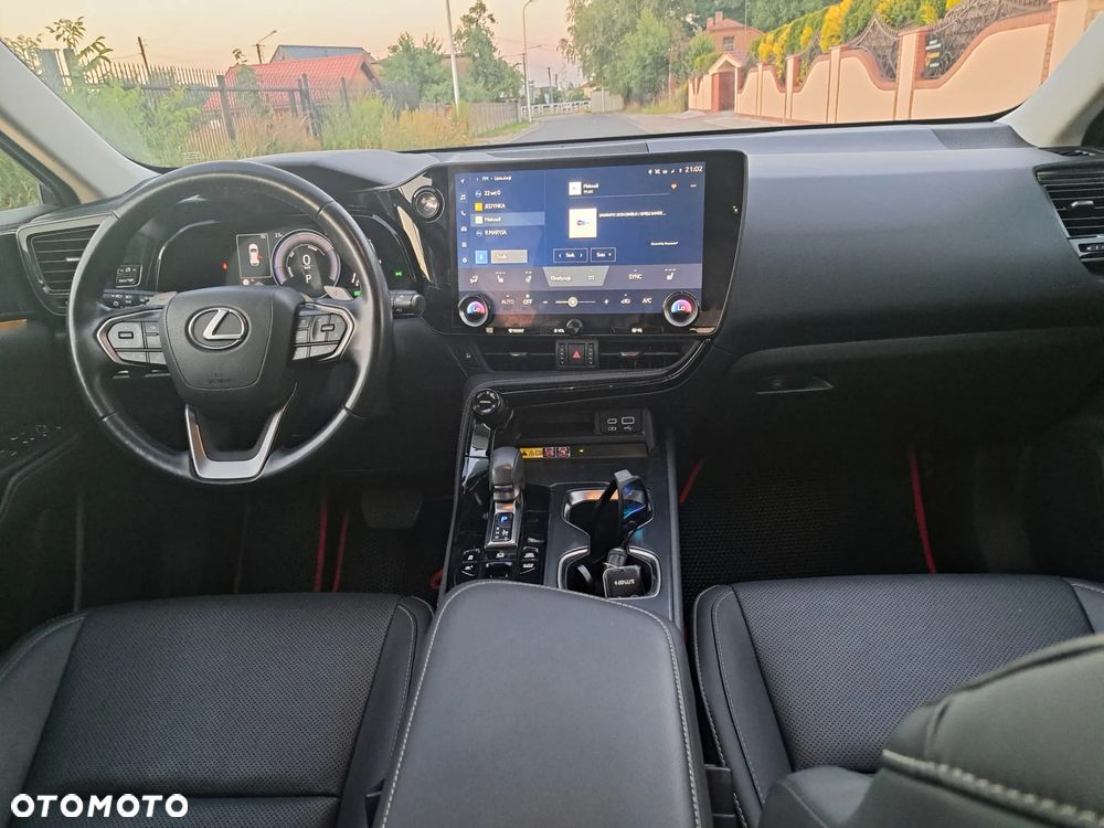 Lexus NX 450h+ E-FOUR Luxury - 11