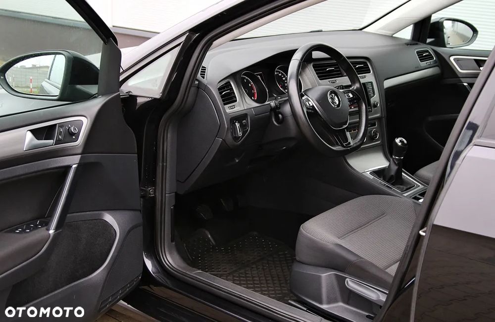 Volkswagen Golf - 19