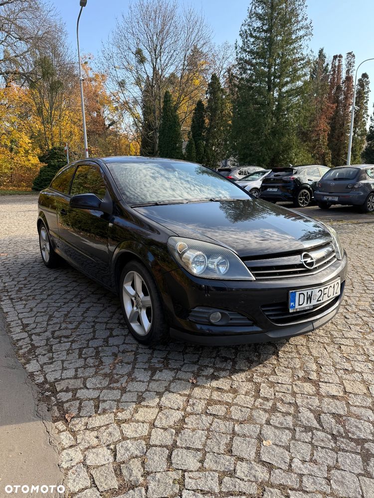 Opel Astra 1.8 16V Coupe - 1