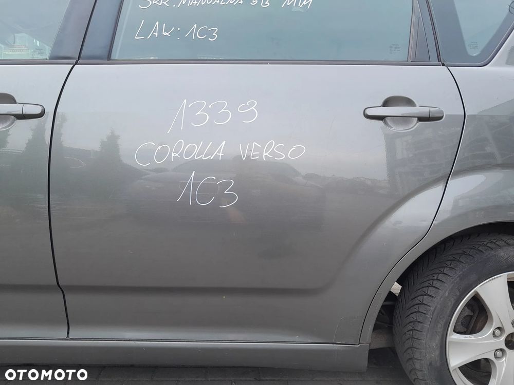 TOYOTA COROLLA VERSO II DRZWI LEWE TYLNE LEWY TYŁ KOLOR: 1C3 - 1