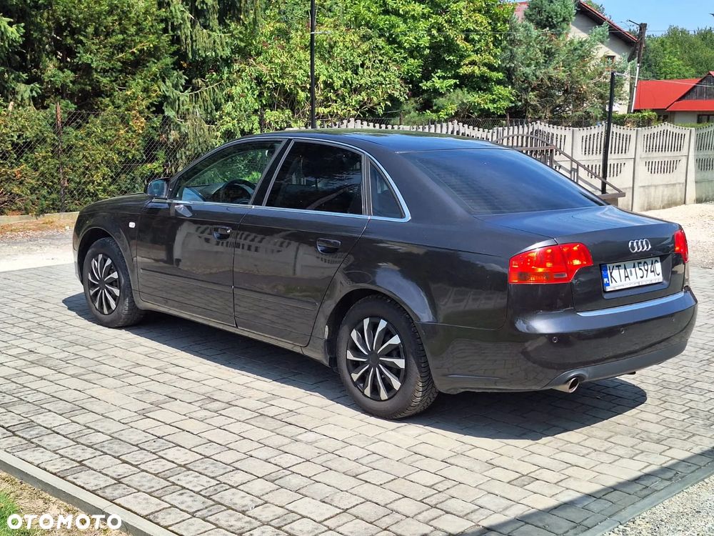 Audi A4 Limousine - 3