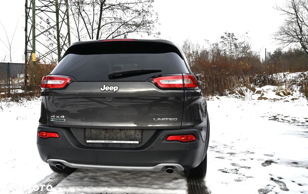 Jeep Cherokee - 10