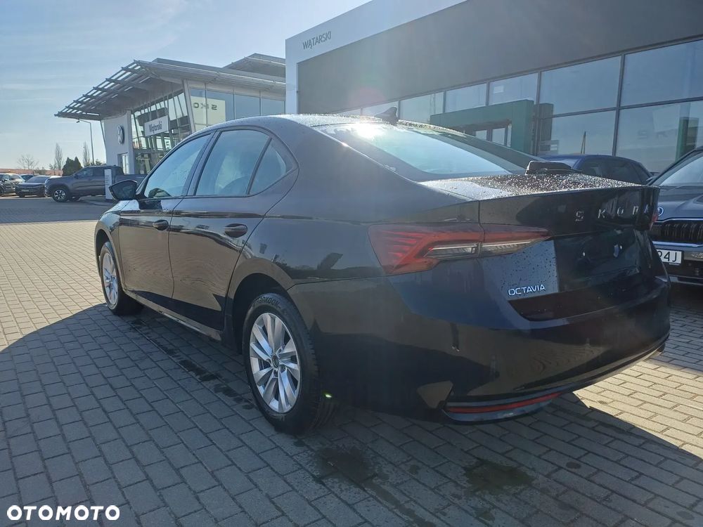 Skoda Octavia 2.0 TDI Drive Essence DSG - 9