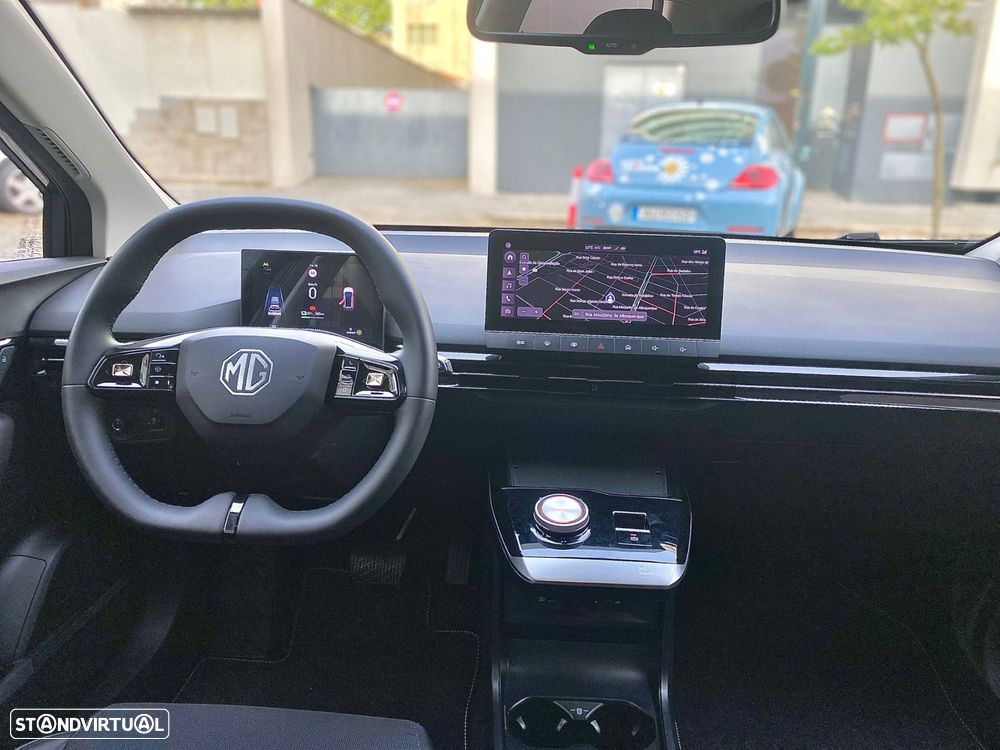MG MG4 64 kWh Luxury - 17