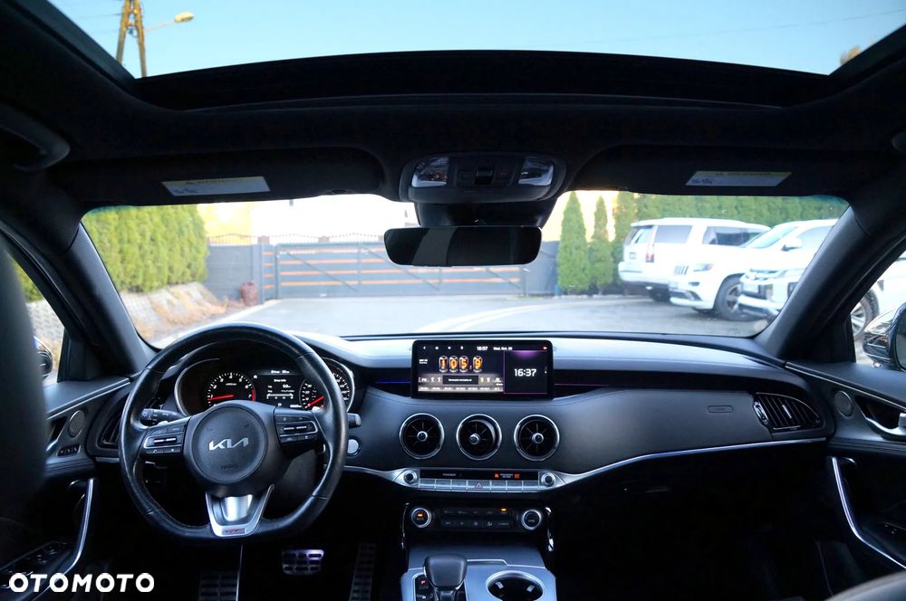Kia Stinger - 17