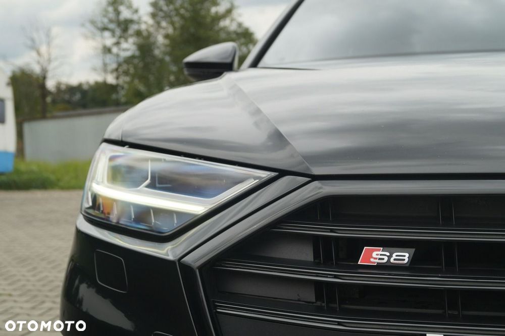 Audi S8 - 11