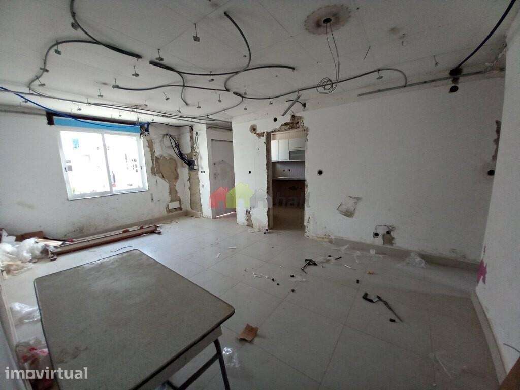 Apartamento T4 no r/c no Afonsoeiro - Montijo - Grande imagem: 5/10