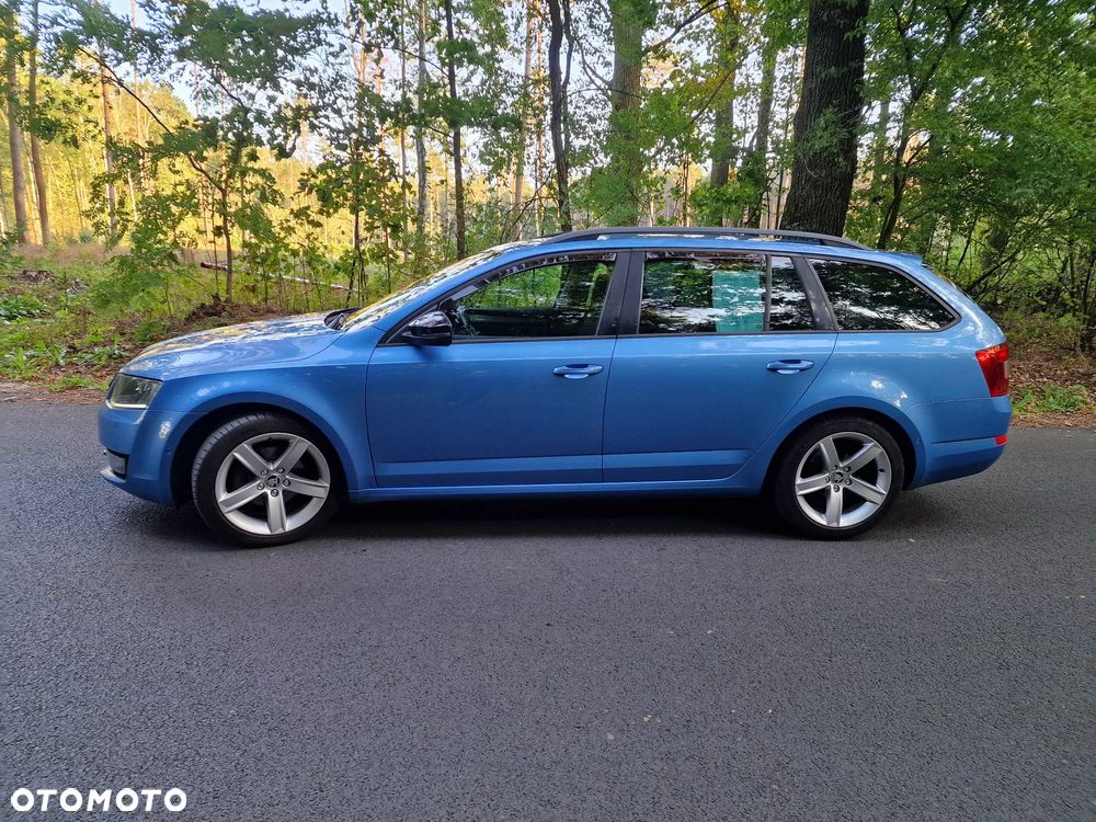 Skoda Octavia 2.0 TDI DSG Sportline - 1