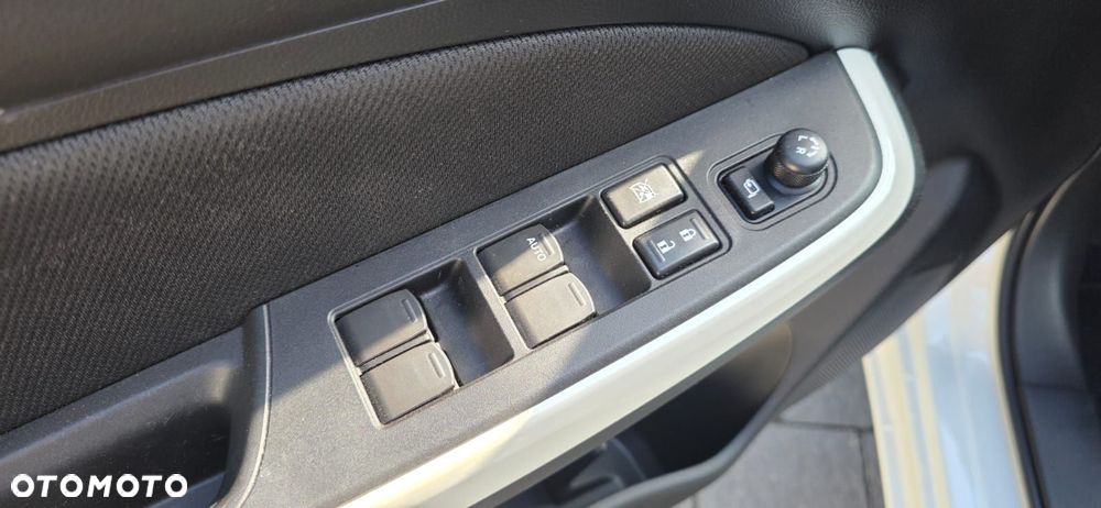 Suzuki Swift 1.2 Premium Plus CVT - 18