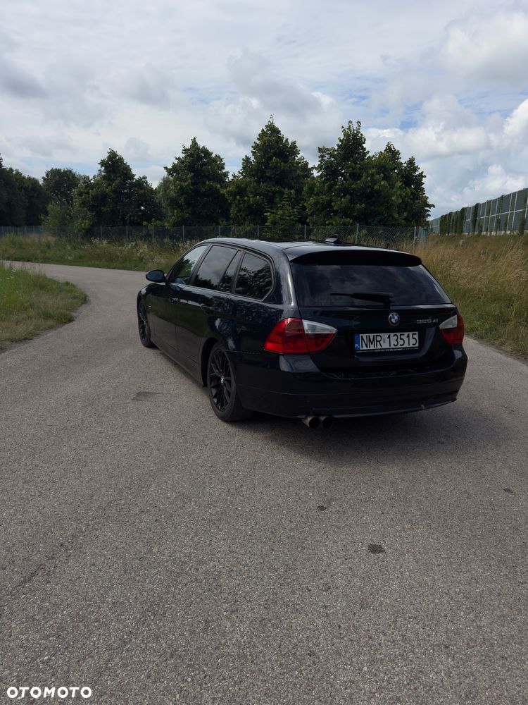 BMW Seria 3 325xi - 11