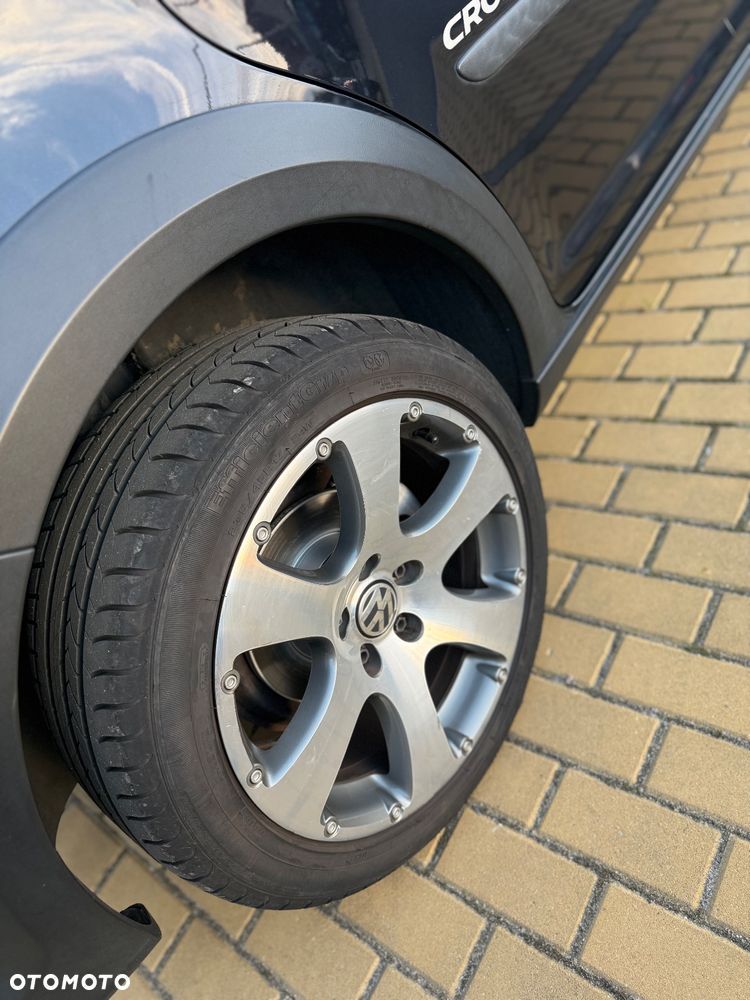 Volkswagen Touran 1.6 Cross - 11