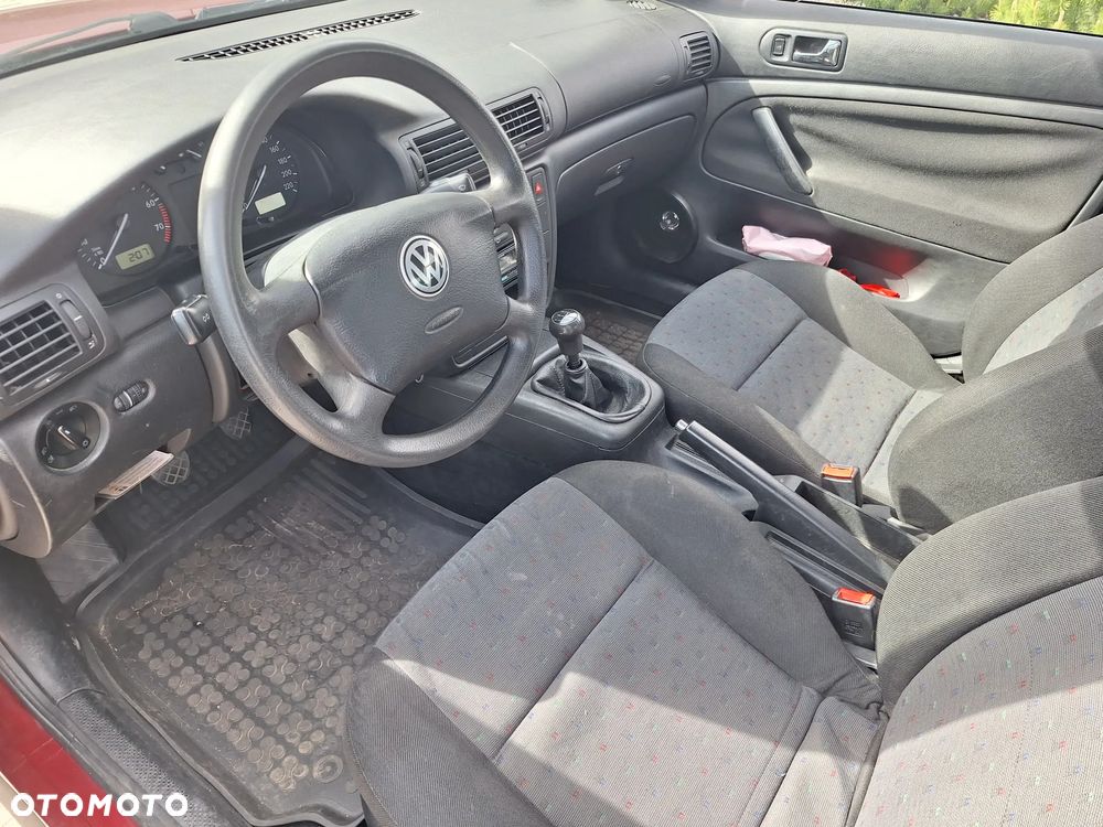 Volkswagen Passat 1.6 CL - 13