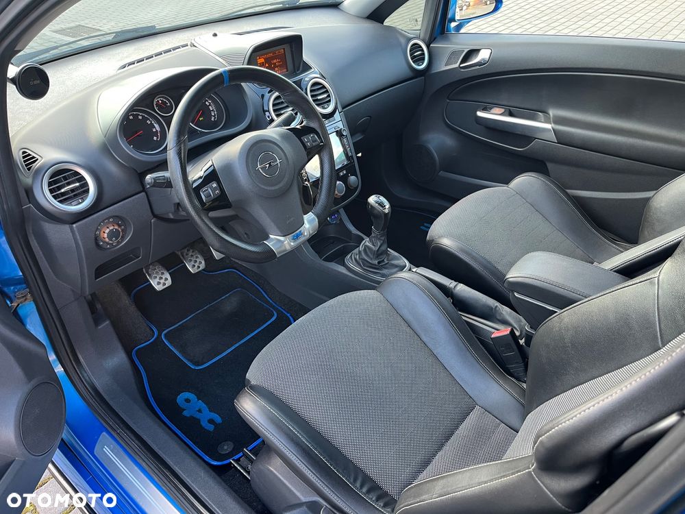 Opel Corsa 1.6T OPC - 8