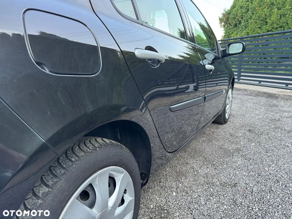 Renault Clio 1.2 16V 75 Collection - 13