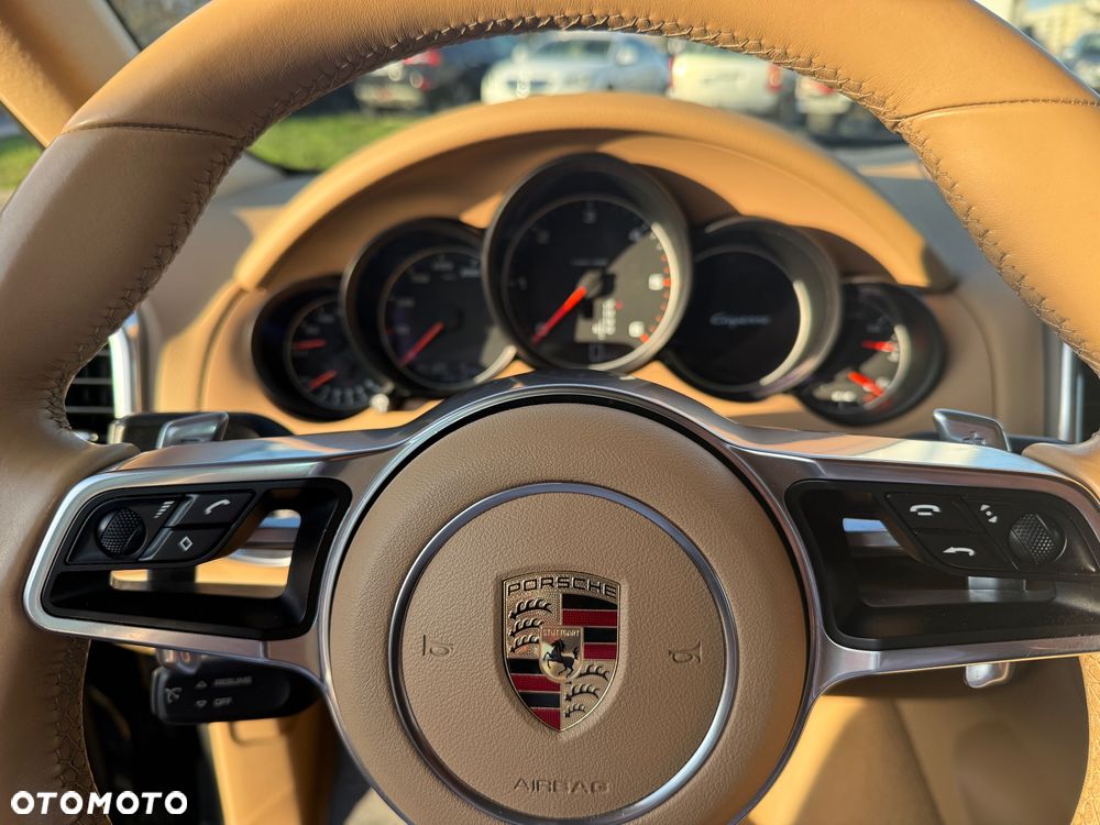 Porsche Cayenne Tiptronic S - 17