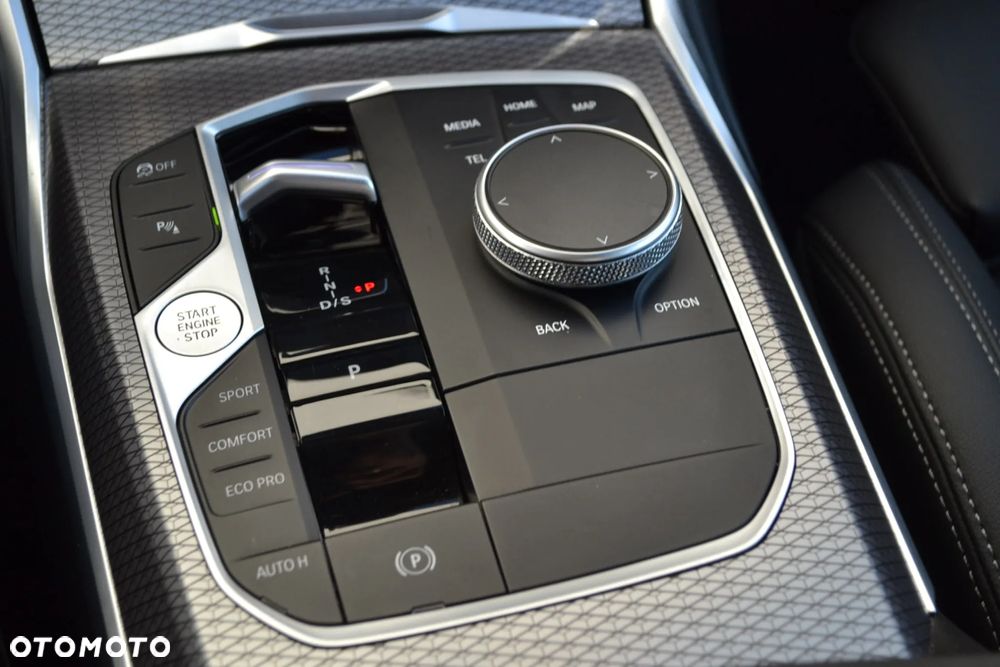 BMW Seria 3 318d Edition M Sport Shadow - 19