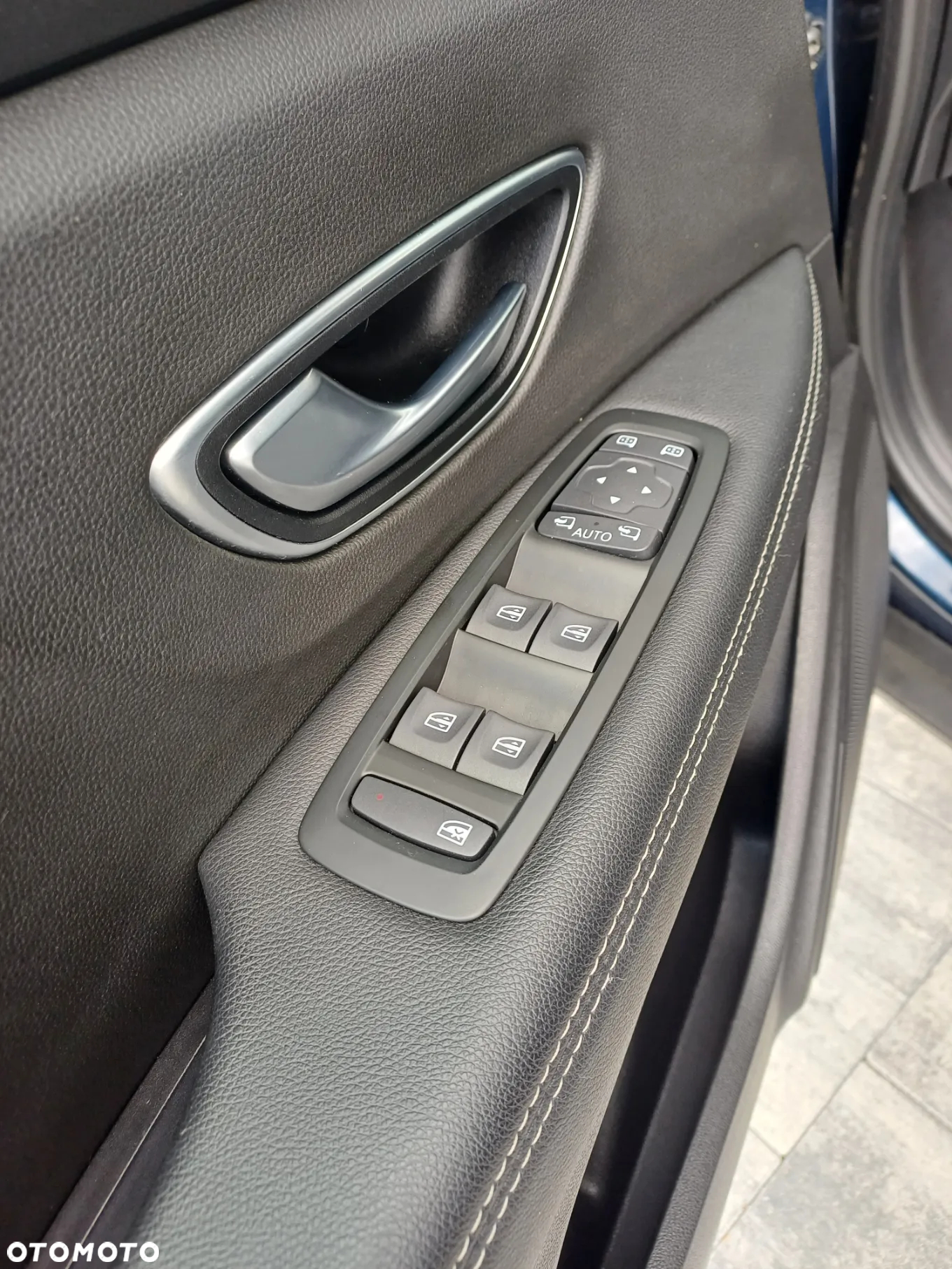 Renault Grand Scenic - 16