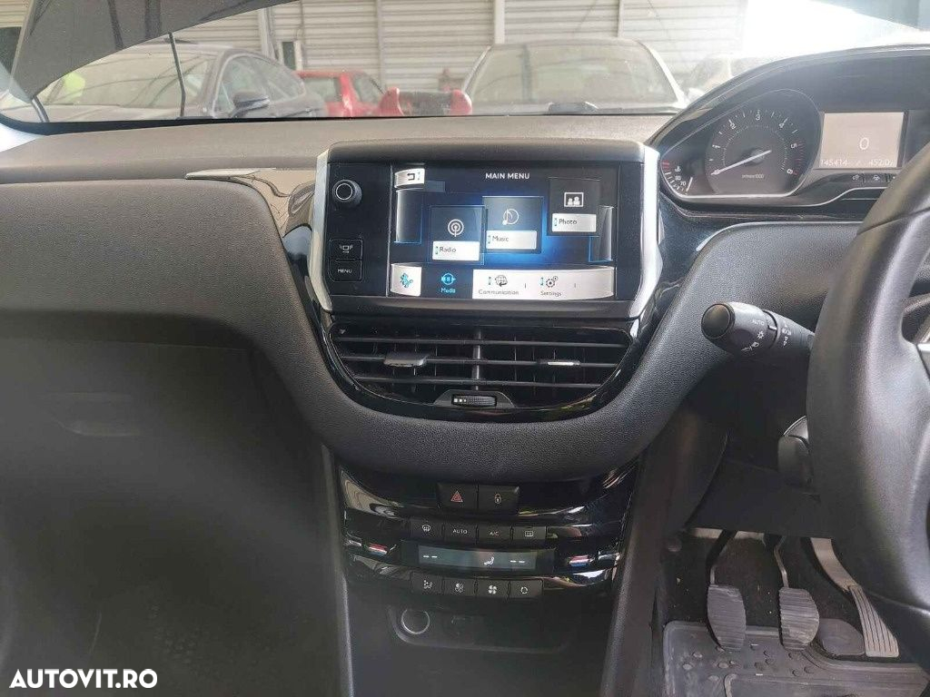 Stop dreapta spate Peugeot 208 2012 HATCHBACK 1.6 HDI - 9