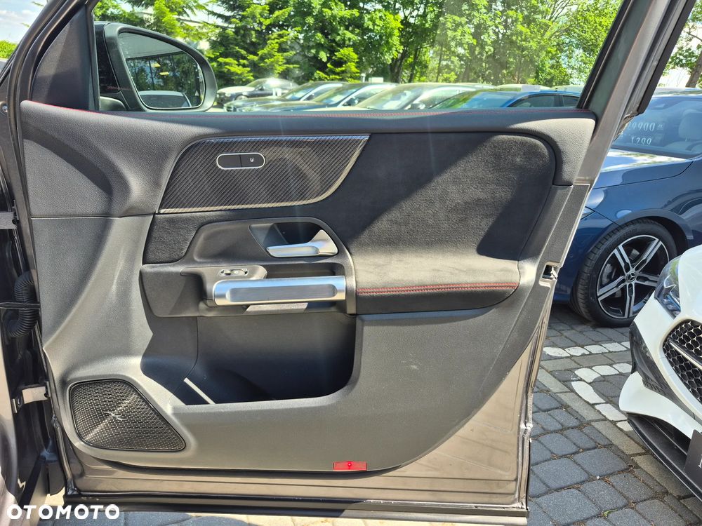Mercedes-Benz GLB 200 AMG Line 7G-DCT - 25