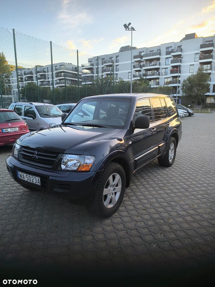 Mitsubishi Pajero - 1