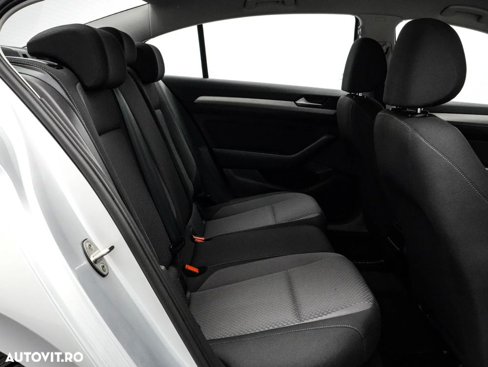 Volkswagen Passat 1.5 TSI OPF Comfortline - 17