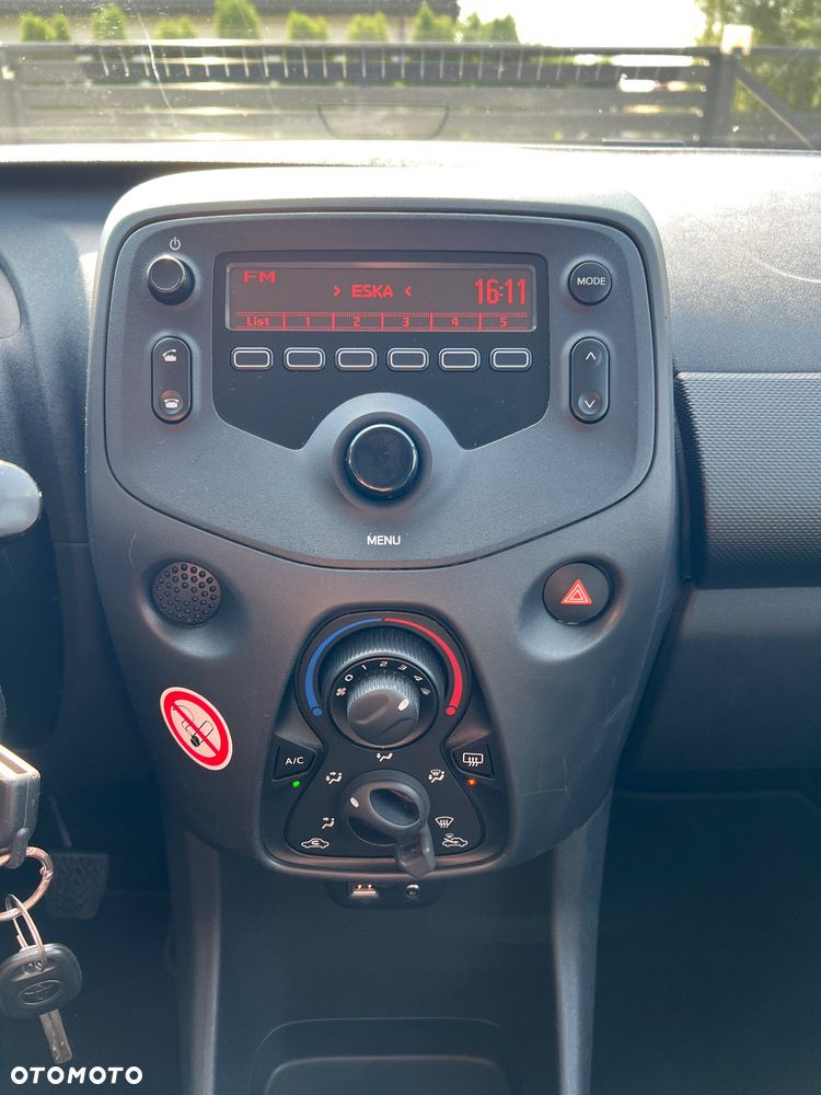 Toyota Aygo x - 10