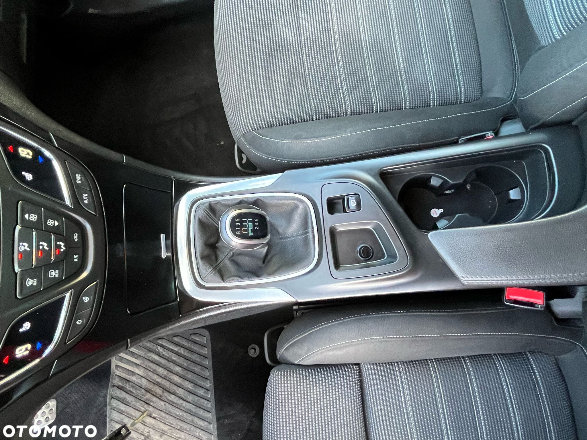 Opel Insignia - 22