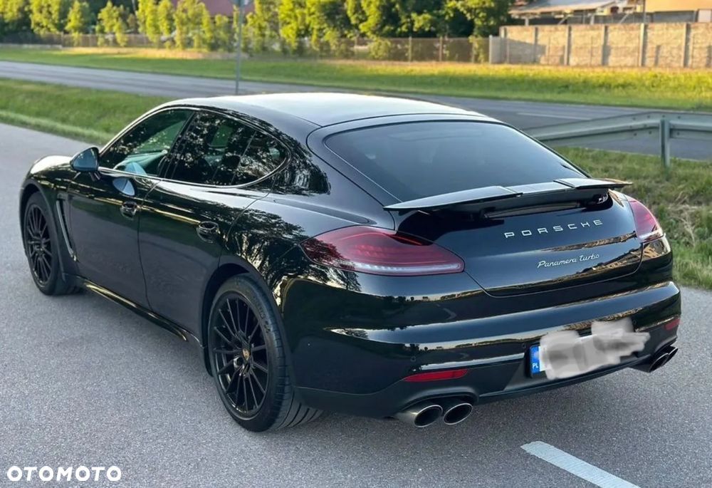 Porsche Panamera Turbo - 12
