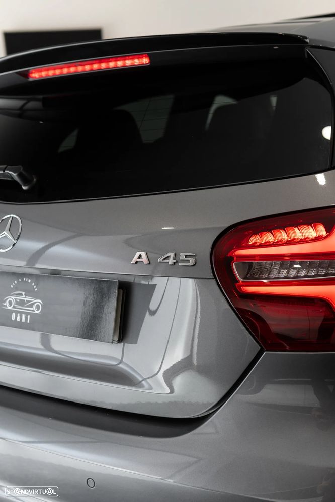 Mercedes-Benz A 45 AMG 4Matic Speedshift 7G-DCT - 23