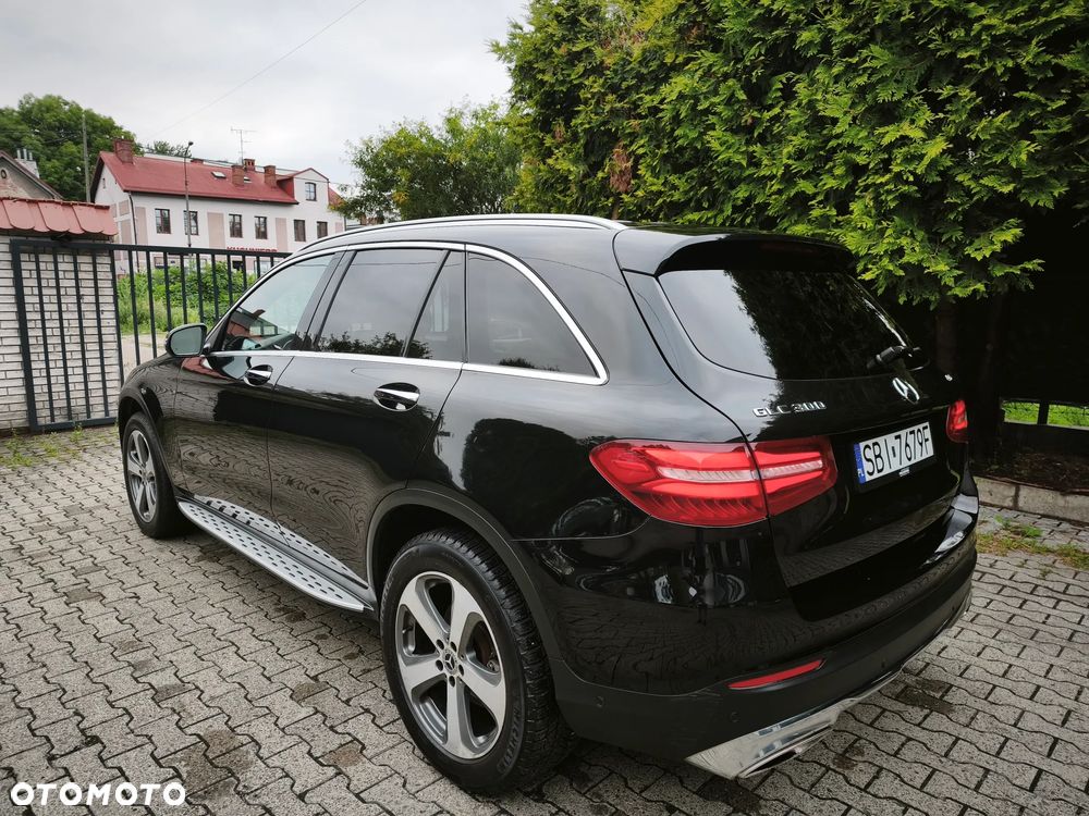 Mercedes-Benz GLC 300 4-Matic - 4